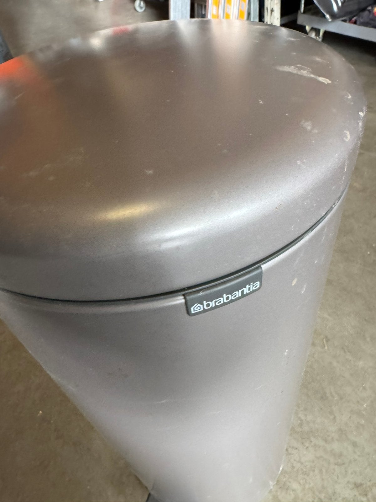 Brabantia prullenbak, Huis en Inrichting, Woonaccessoires | Prullenbakken, Ophalen, Zo goed als nieuw, Rvs, 50 tot 75 cm