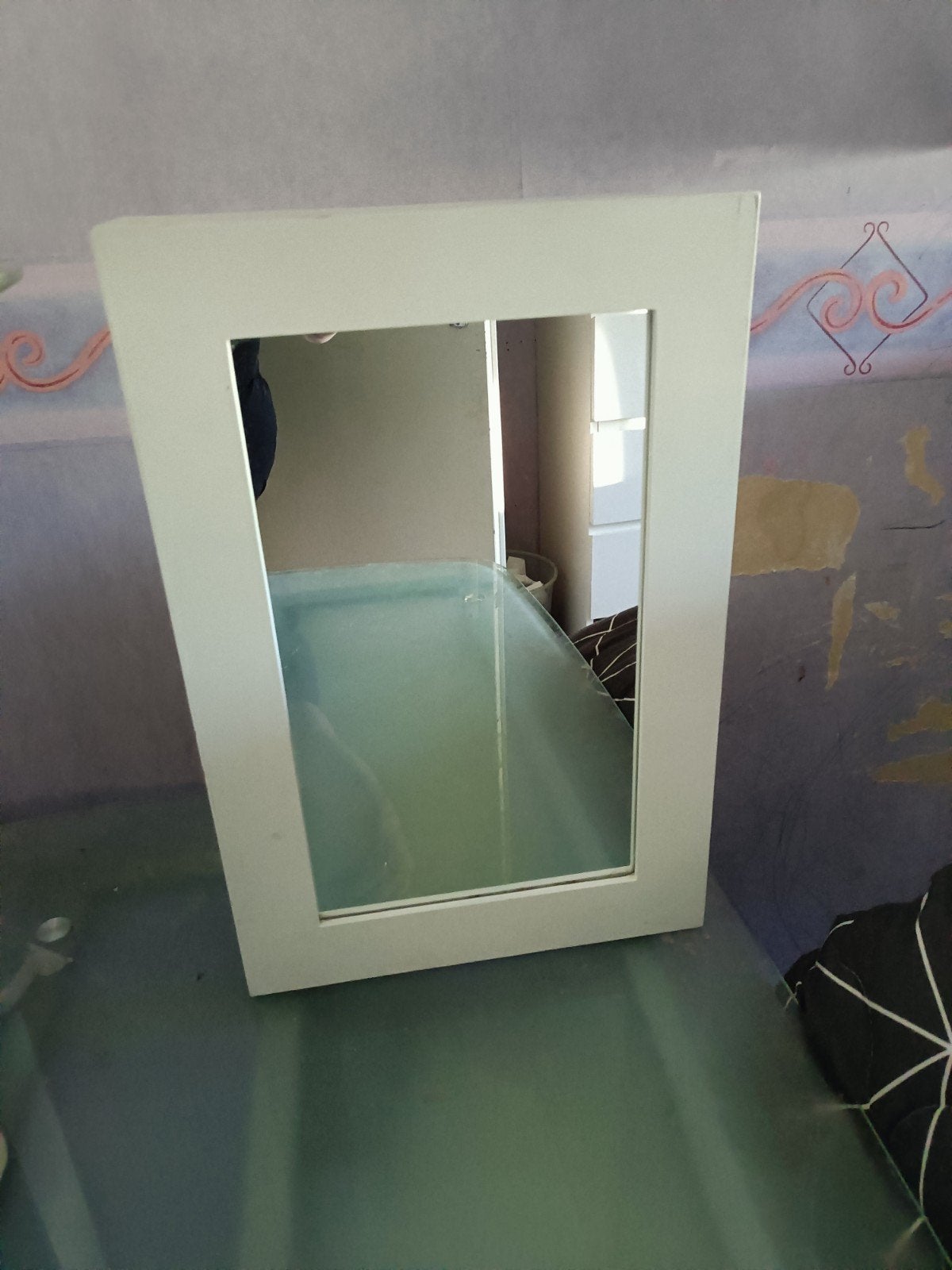 Witte sieradenkast met spiegel 47x30x9cm (mist poten), Ophalen