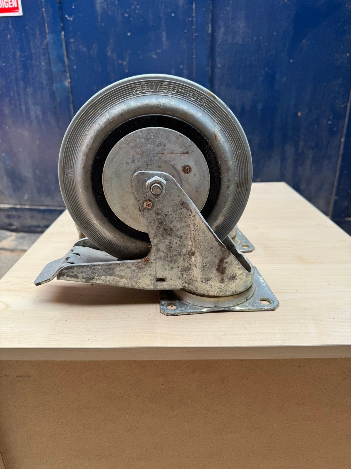 Zwenk/Bok Wielen 2 vast 2 draaibaar totaal 24 cm hoog, Ophalen, Gebruikt
