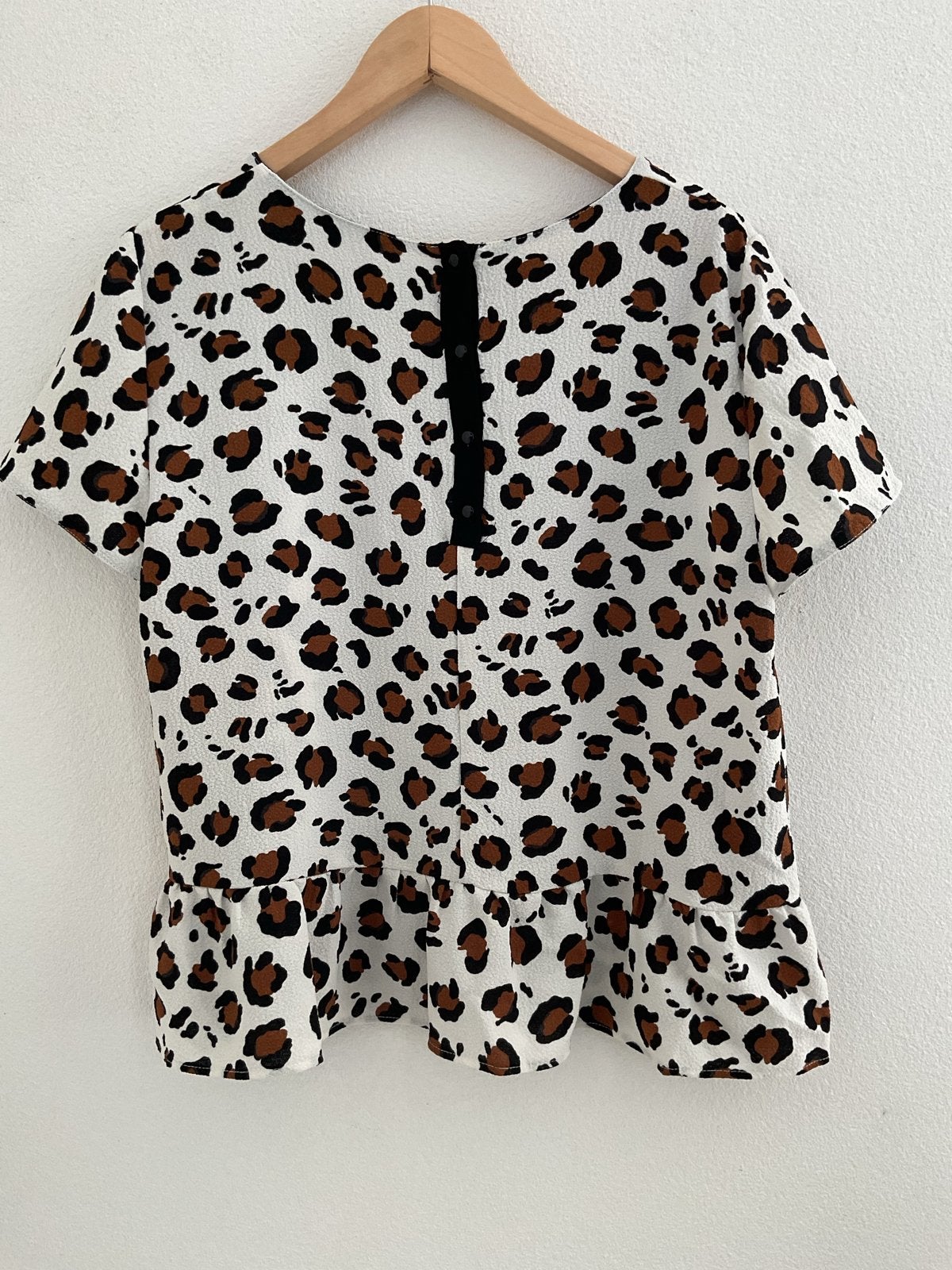 Foto 2 van Zara top bruin wit luipaardprint rouches maat XL
