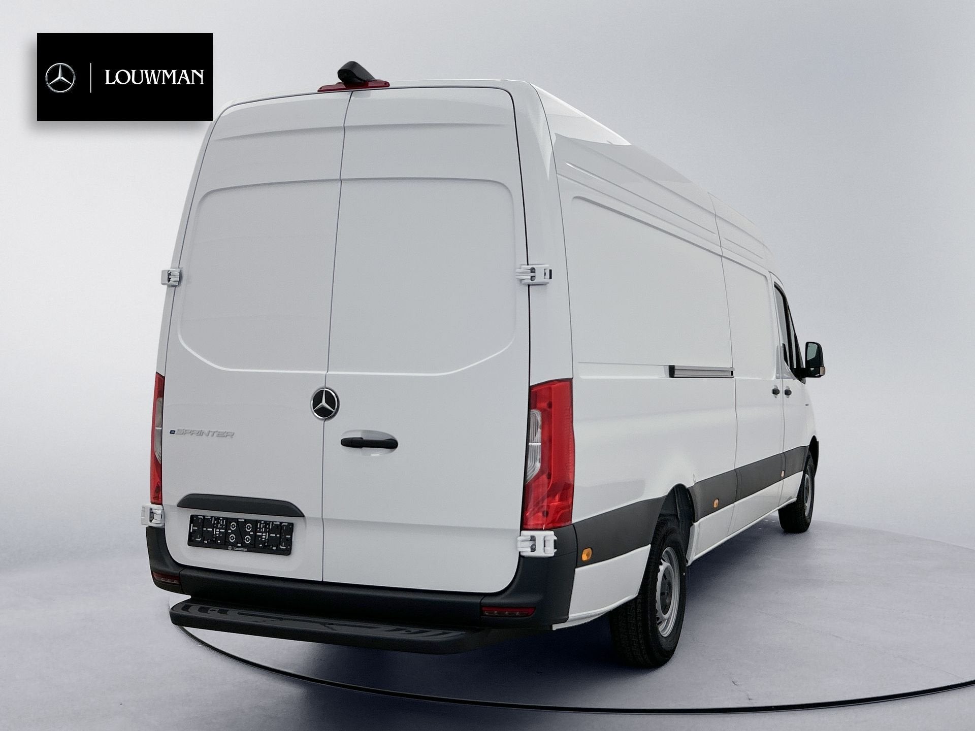 Mercedes-Benz eSprinter 0,99% RENTE - 314 L3H2 RWD 81KWH PRO, Auto's, Automaat, Stoelverwarming, Wit, Mercedes-Benz