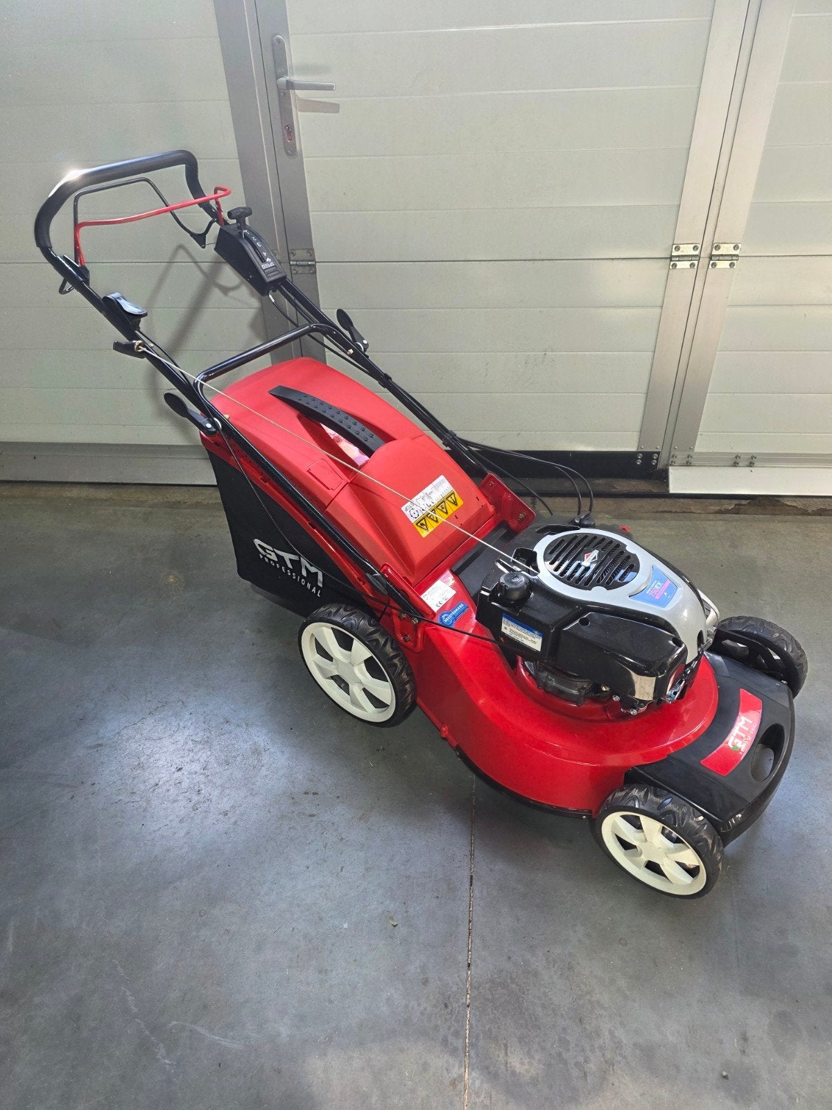 GTM Pro Benzine Grasmaaier EX DEMO, Cirkelmaaier, Zo goed als nieuw, Benzine-grasmaaier, 40 t/m 49 cm
