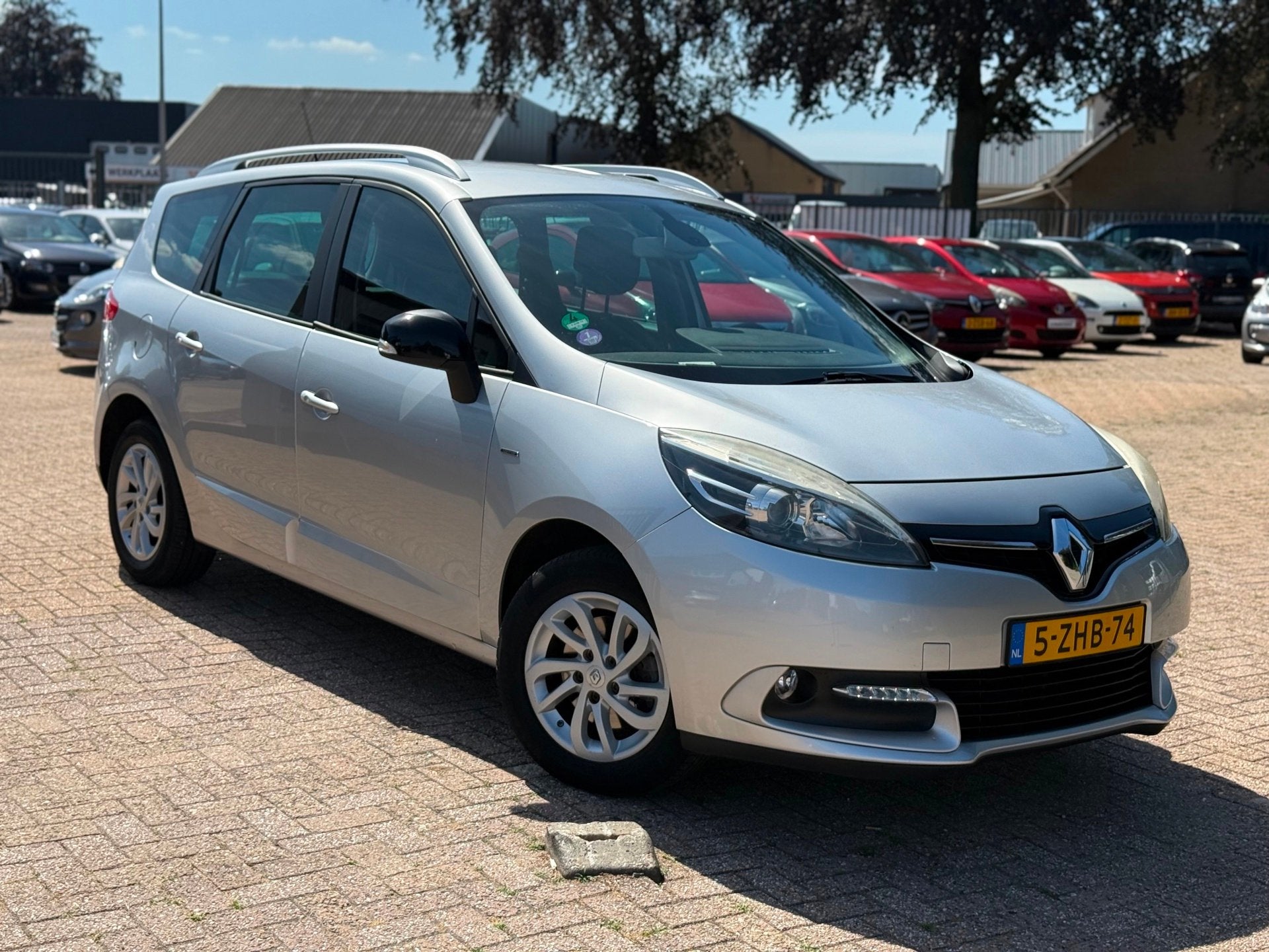 Renault Scénic 1.2 TCe Limited NAVI CRUISE PDC NAP APK 02-2, Auto's, Renault, Voorwielaandrijving, Euro 5, Gebruikt, 4 cilinders