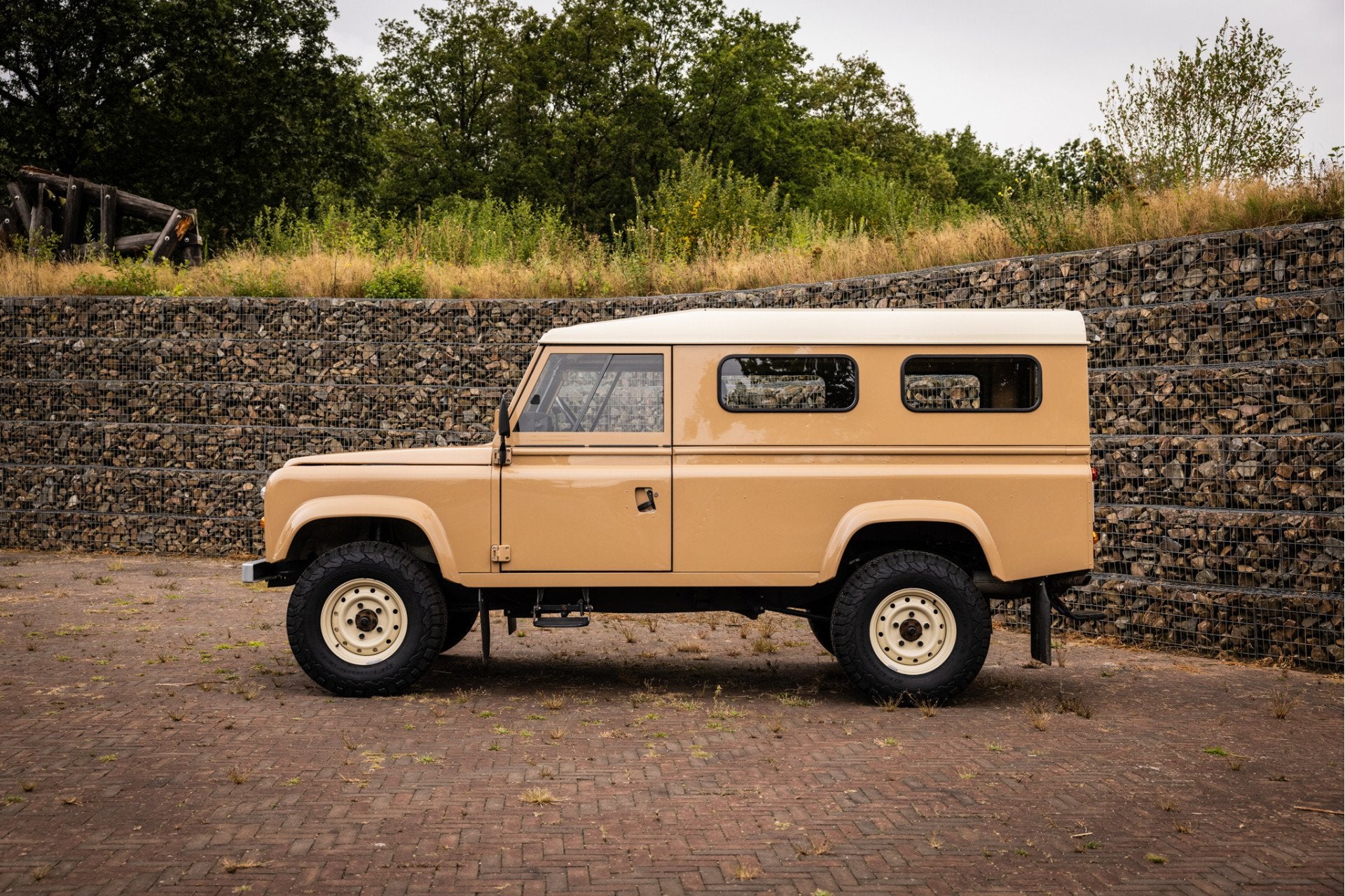 Land Rover Defender 110 V8 Hard Top Volledig gerestaureerd, foto 7
