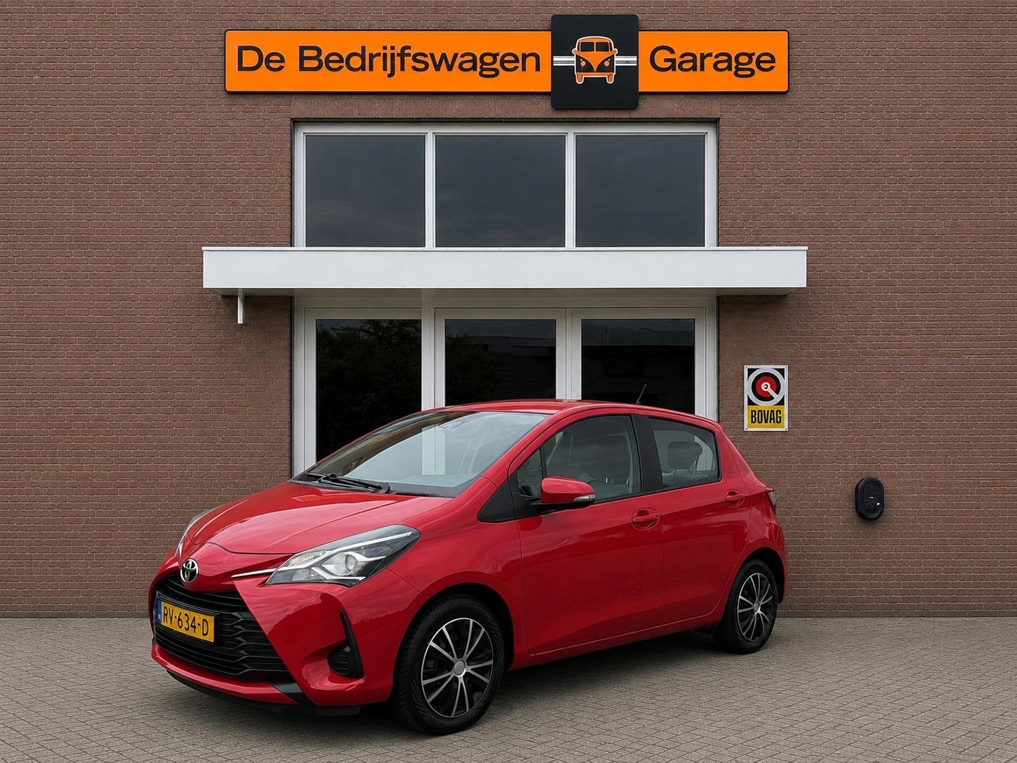 Toyota Yaris 1.0 VVT-i Aspiration, Auto's, Stof, Euro 6, Origineel Nederlands, Bedrijf