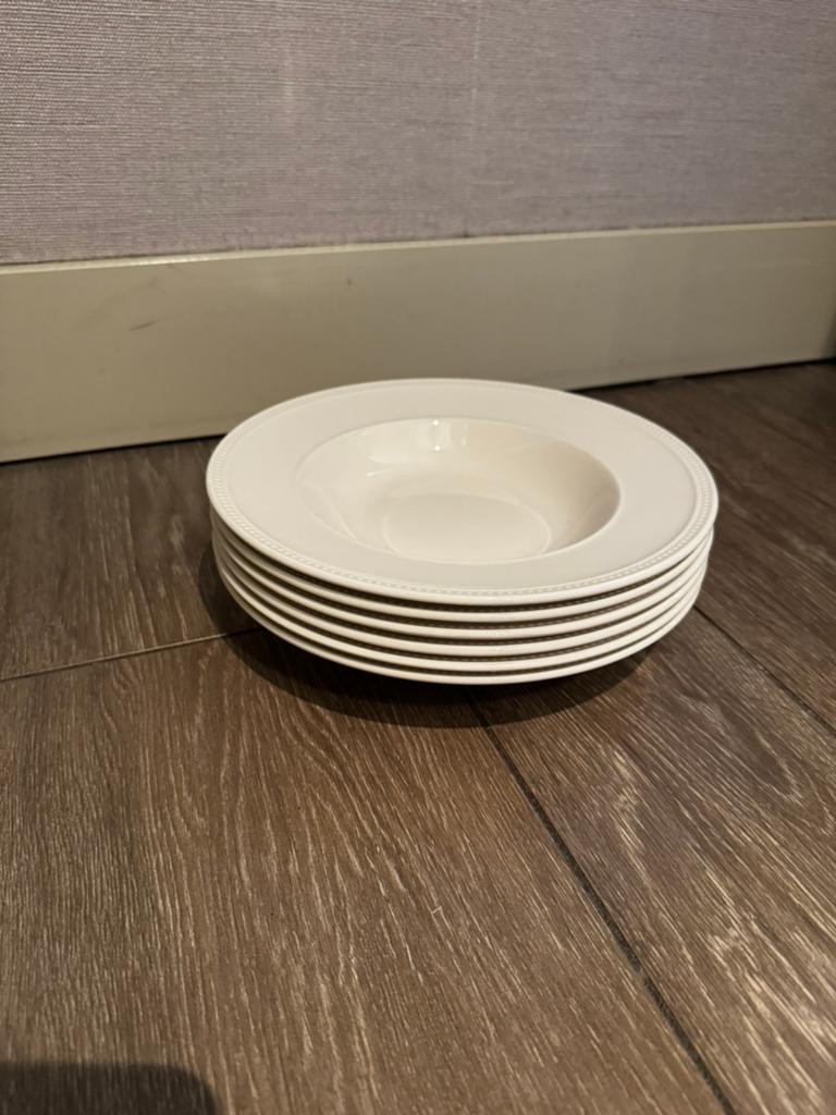 6 diepe borden Wedgwood Windsor, Ophalen of Verzenden, Zo goed als nieuw, Wedgwood, Bord(en)