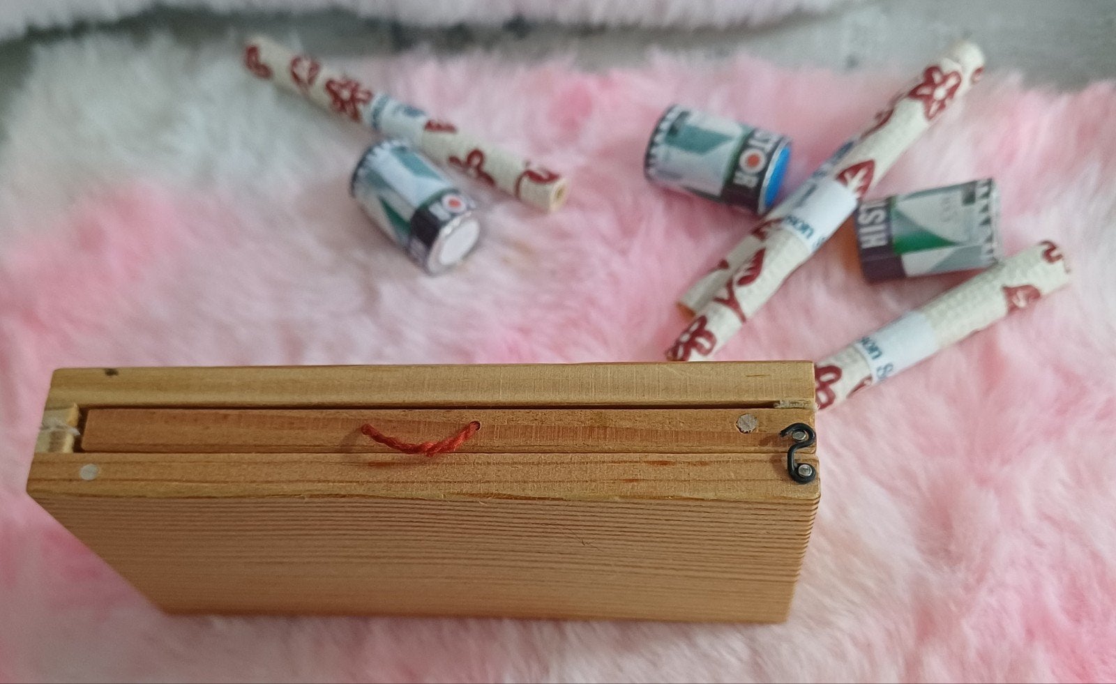 Poppenhuis behang tafel met accessoires, Ophalen of Verzenden, Zo goed als nieuw, Poppenhuis
