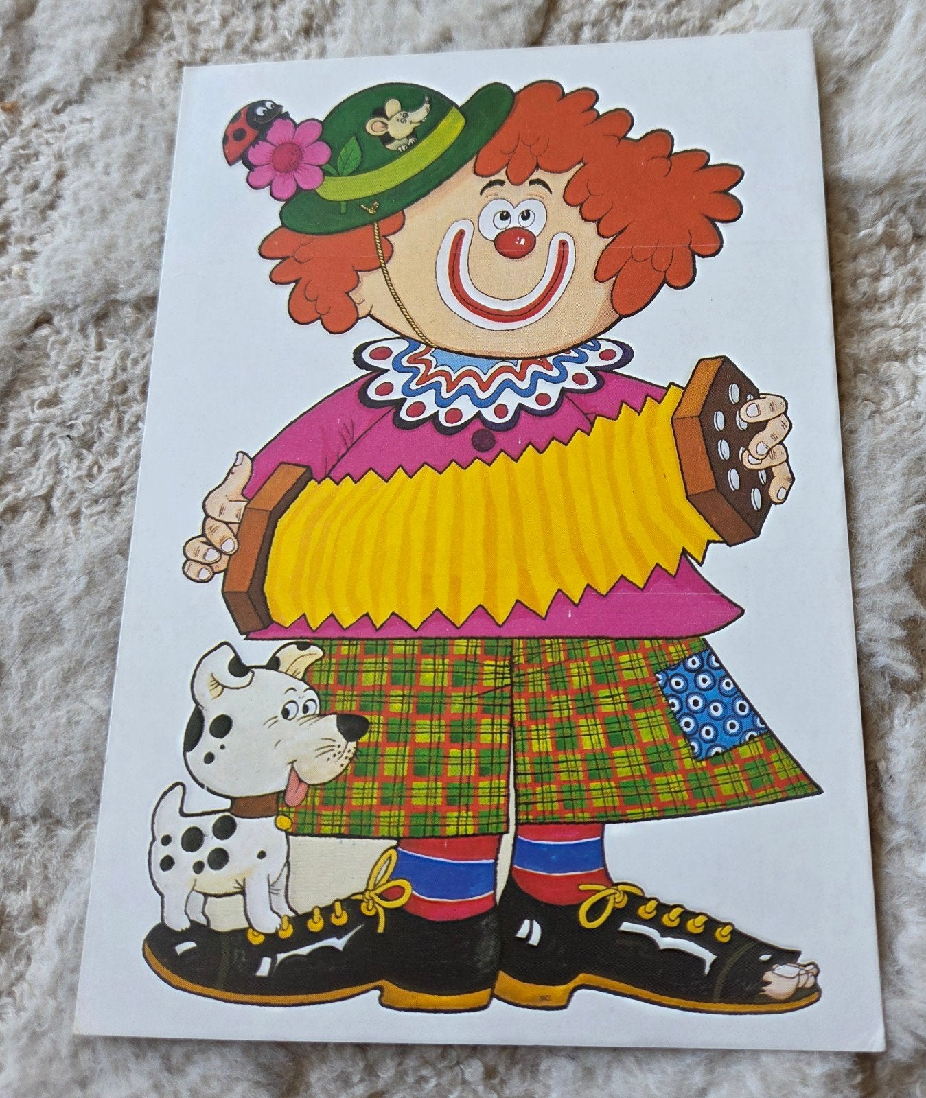 Vintage Verjaardagskaart Clown met Hond en Accordeon, Verzamelen, Verzenden, 1980 tot heden, Gelopen, Kinderen