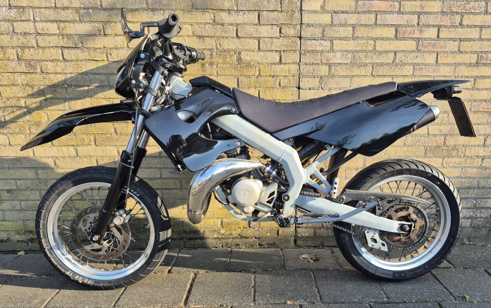 Derbi senda, Ophalen
