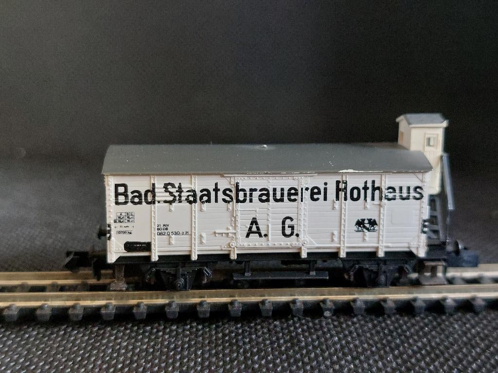 Arnold 4272 - Bierwagen G10 "Rothaus" (14421), Hobby en Vrije tijd, Modeltreinen | N-Spoor, Arnold, Gebruikt, Gelijkstroom, Wagon