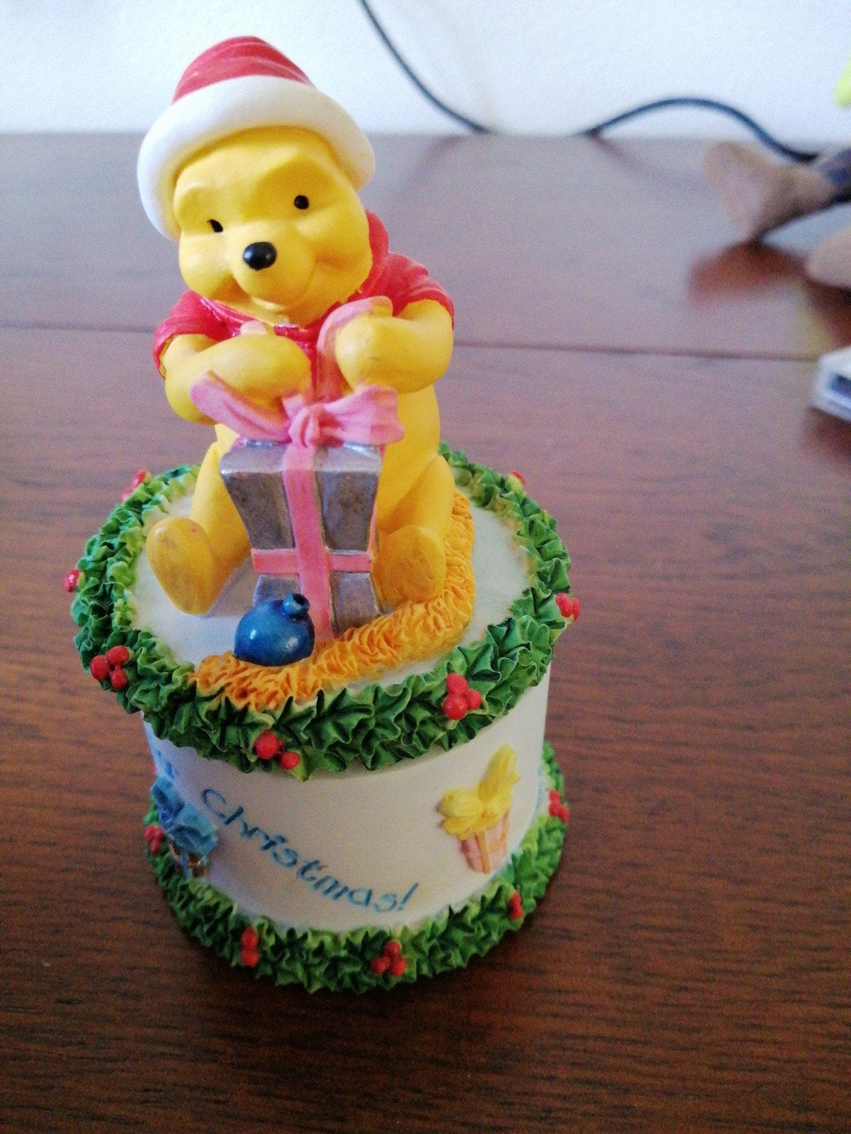 Disney pooh beeldje kerst, Ophalen of Verzenden, Winnie de Poeh of vrienden, Zo goed als nieuw, Beeldje of Figuurtje