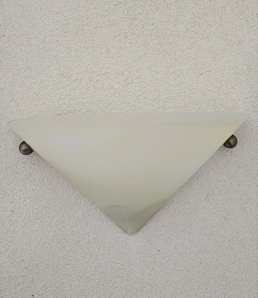 Gebruikte wandlamp - driehoekig design, Ophalen, Gebruikt, Glas, Modern, driehoekig