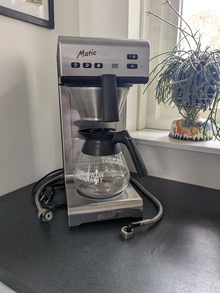 bravilor Bonamat matic, Gebruikt, 10 kopjes of meer, Koffiemachine, Gemalen koffie
