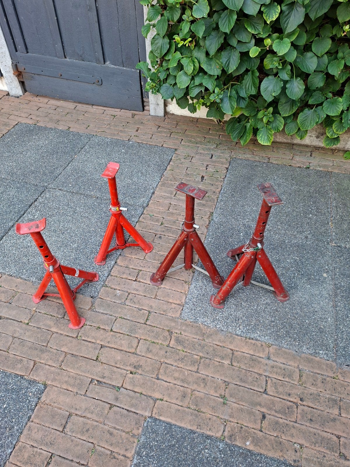 Inklapbare assteunen 2 ton (2 sets), Auto diversen, Ophalen of Verzenden