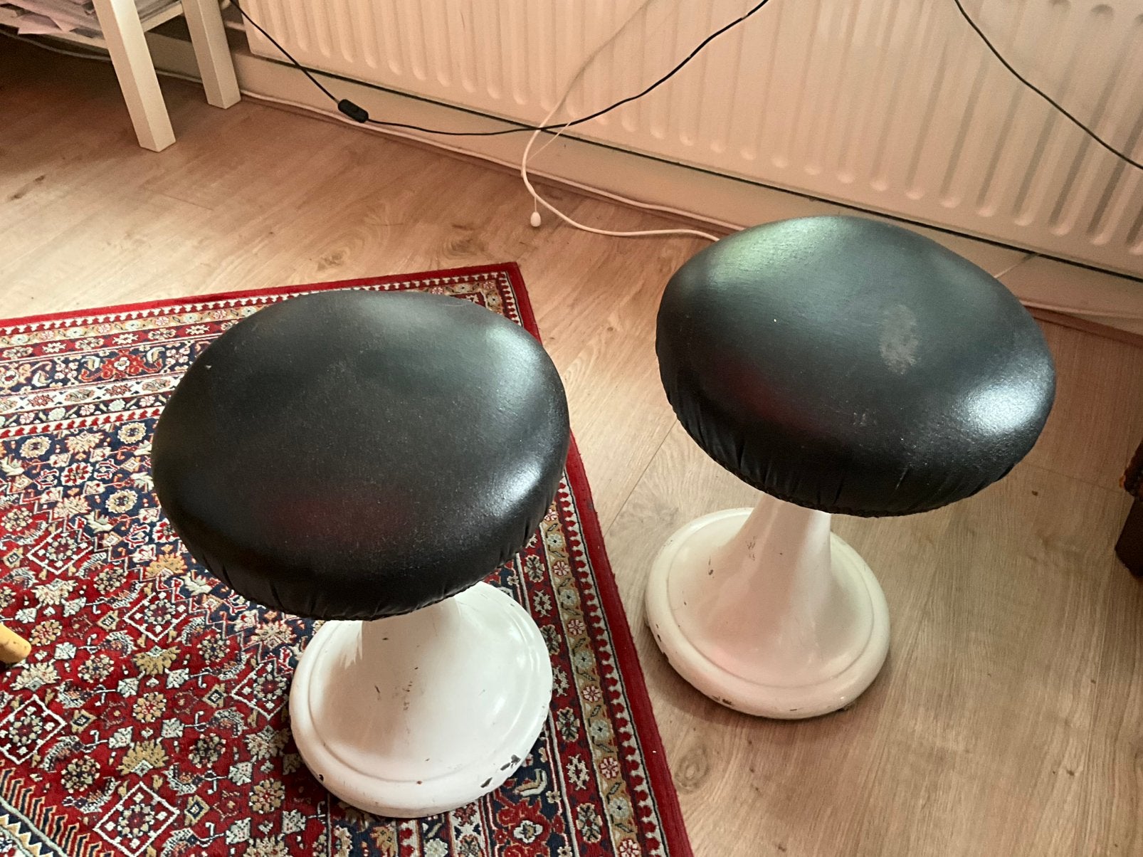 Set van 2 zware vintage gietijzeren krukjes, Ophalen of Verzenden