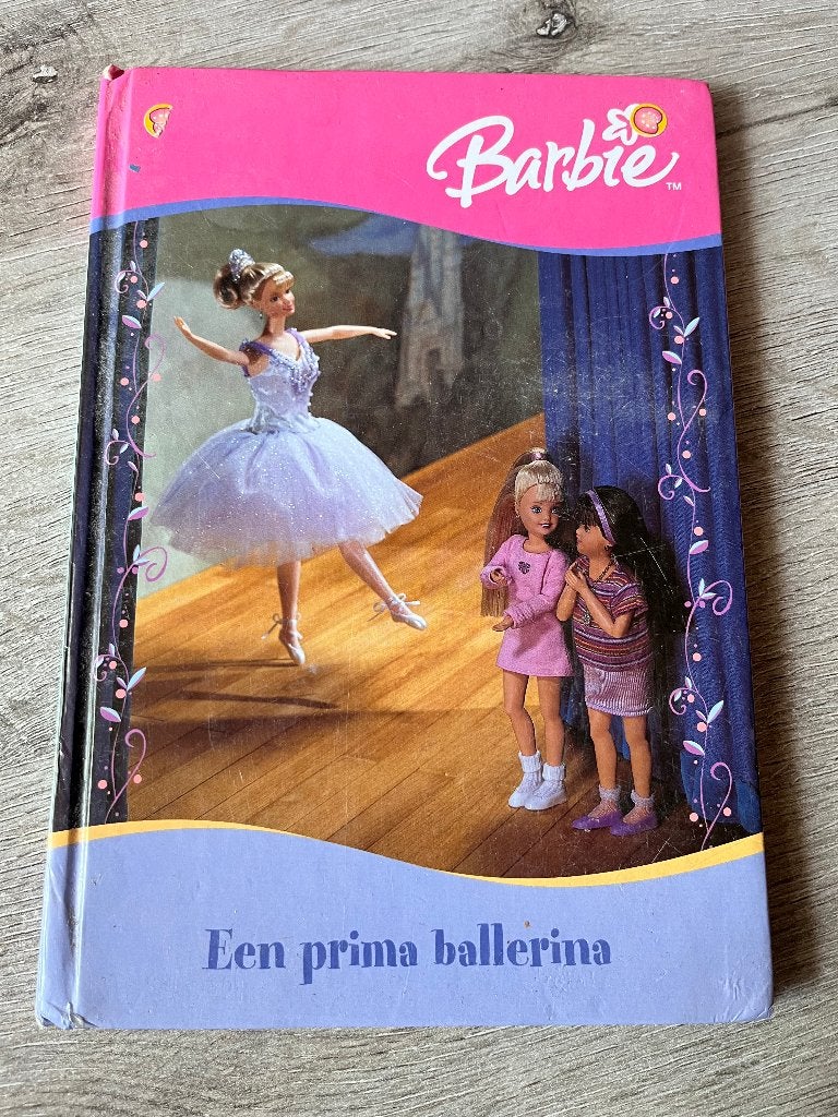 Boek Een prima ballerina, Ophalen of Verzenden, Gelezen, Barbie, Fictie algemeen