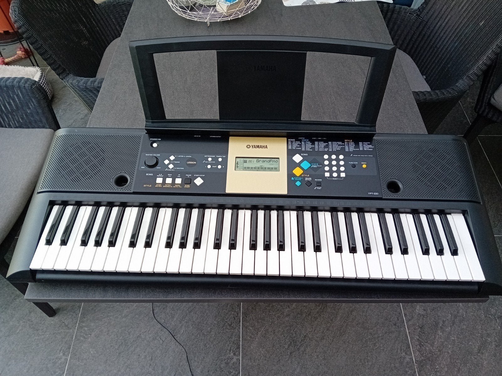 Yamaha ypt 220 zgan., Muziek en Instrumenten, Keyboards, Ophalen, 61 toetsen, Yamaha, Zo goed als nieuw
