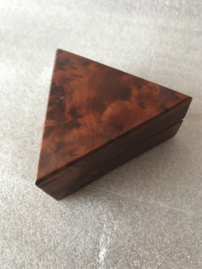Mahonie ? hout driehoek doosje, Antiek en Kunst, Ophalen of Verzenden