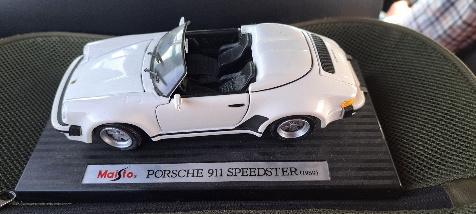 Maisto Porsche 911 Speedster (1989) modelauto, Hobby en Vrije tijd, Ophalen of Verzenden