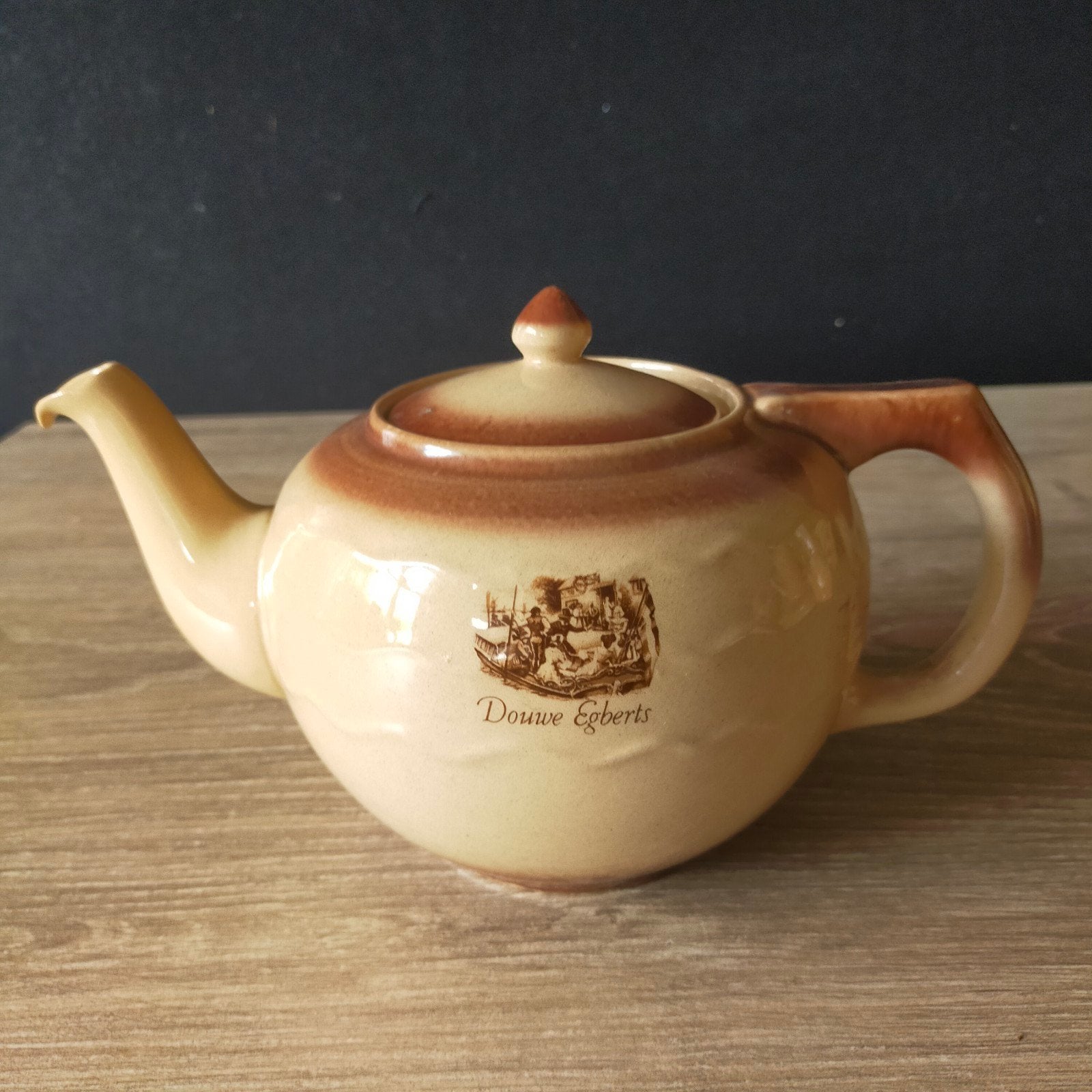 vintage theepot van Douwe Egberts., Ophalen of Verzenden