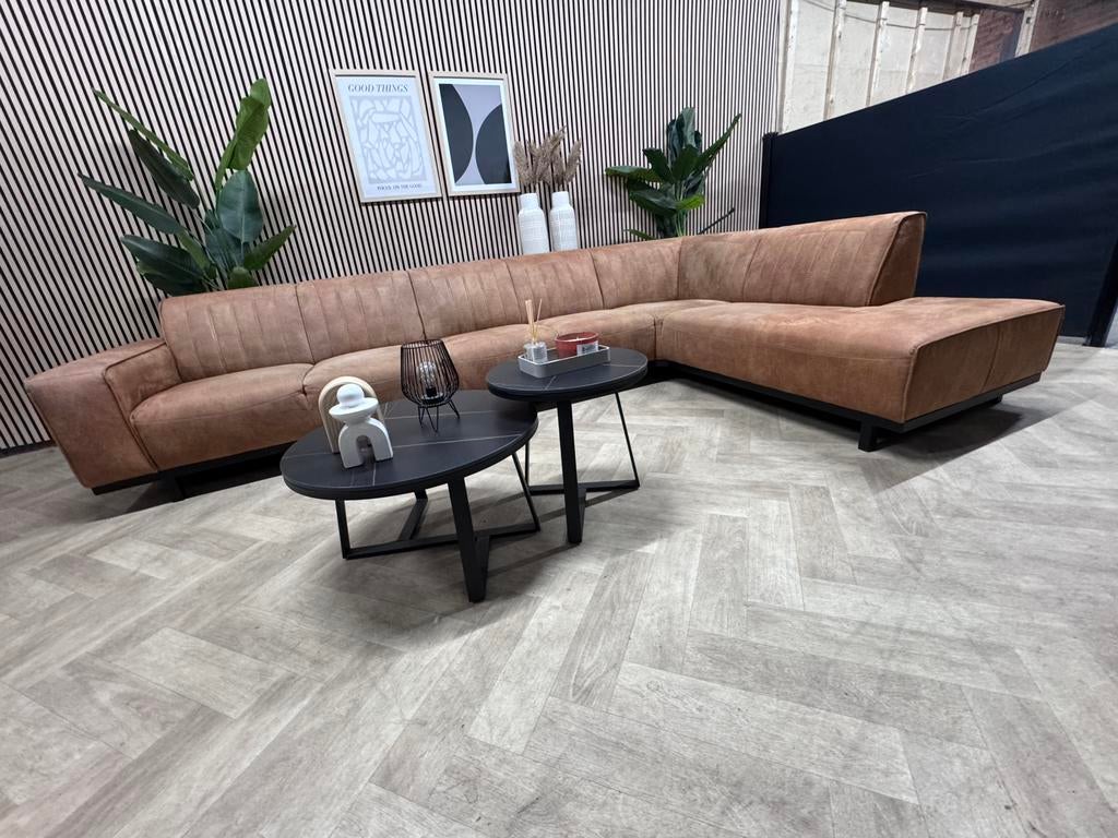 ZGAN De Bommel Cognac Hoekbank Microleer - 360 x 230, Huis en Inrichting, Banken | Bankstellen, -, -, Hoekbank, 300 cm of meer