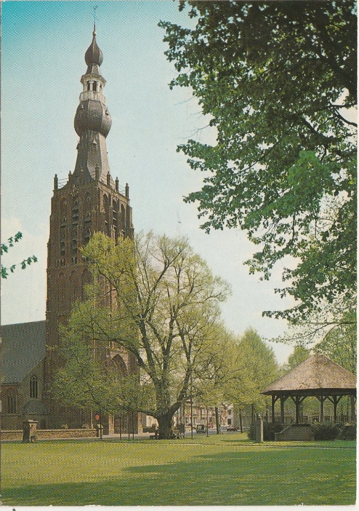 HILVARENBEEK Vrijthof met Toren R.K. Kerk, Verzenden, 1960 tot 1980, Gelopen, Noord-Brabant