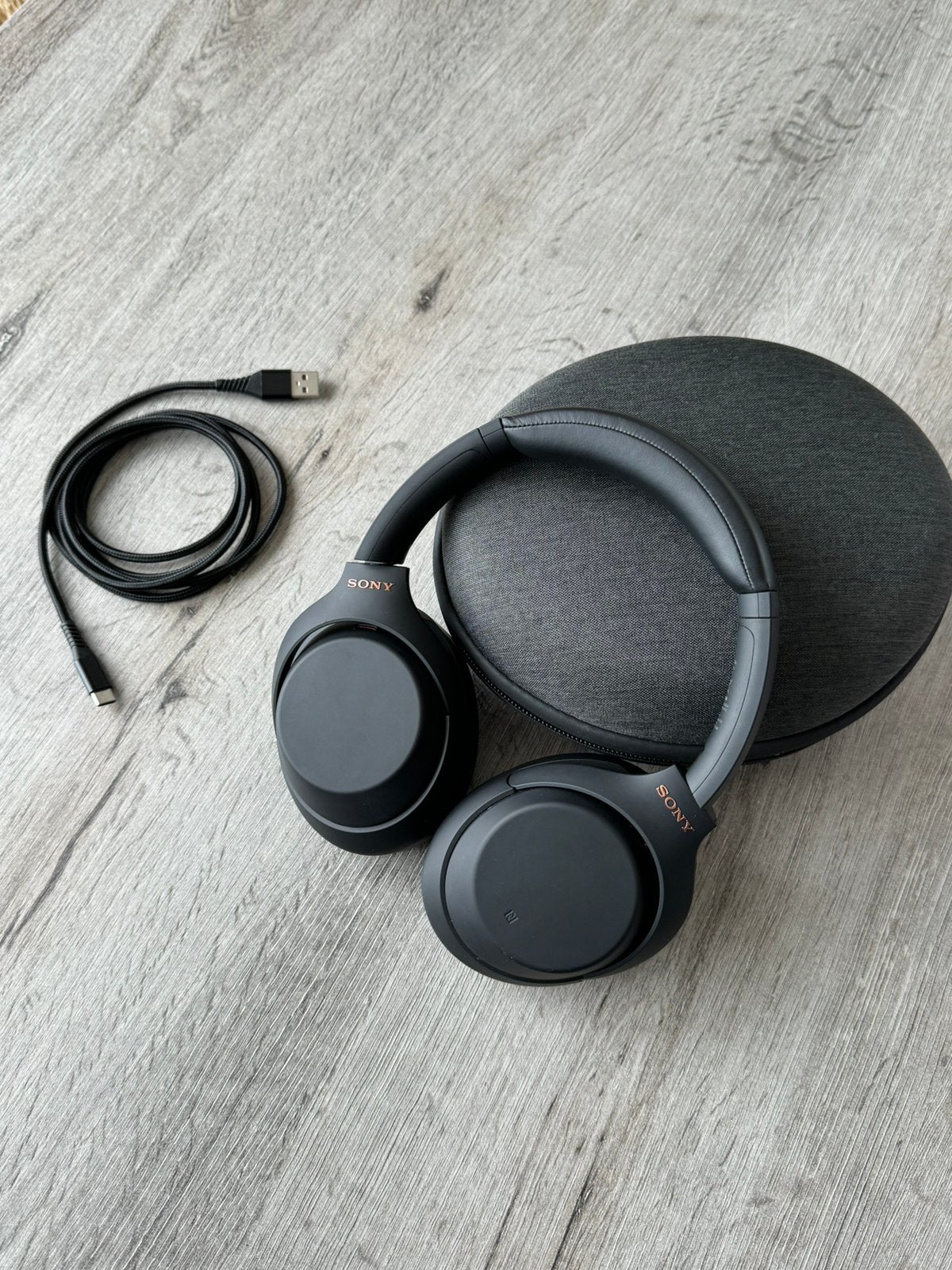 Sony WH-1000XM4 Bluetooth Koptelefoon incl kabel +case ZGAN!