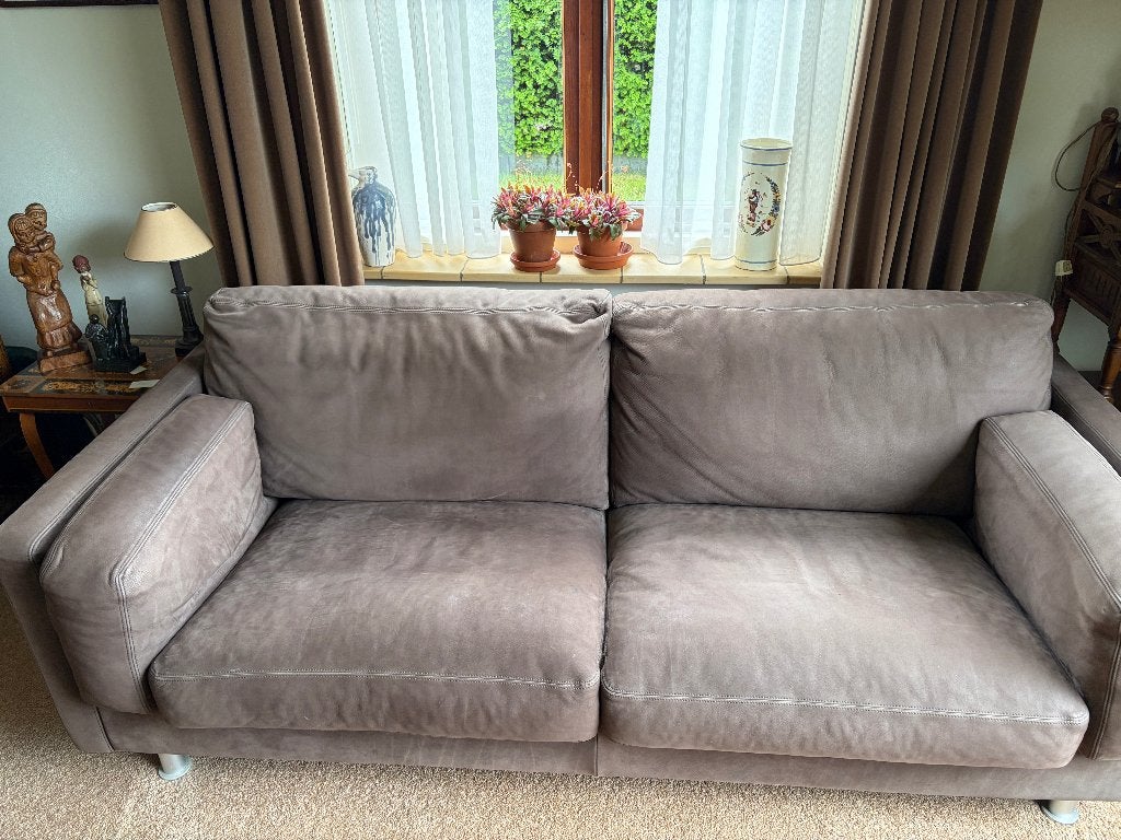 te koop aangeboden:2,5 zitsbank +1 fauteuil taupe suede look, Ophalen of Verzenden, Gebruikt, Hout