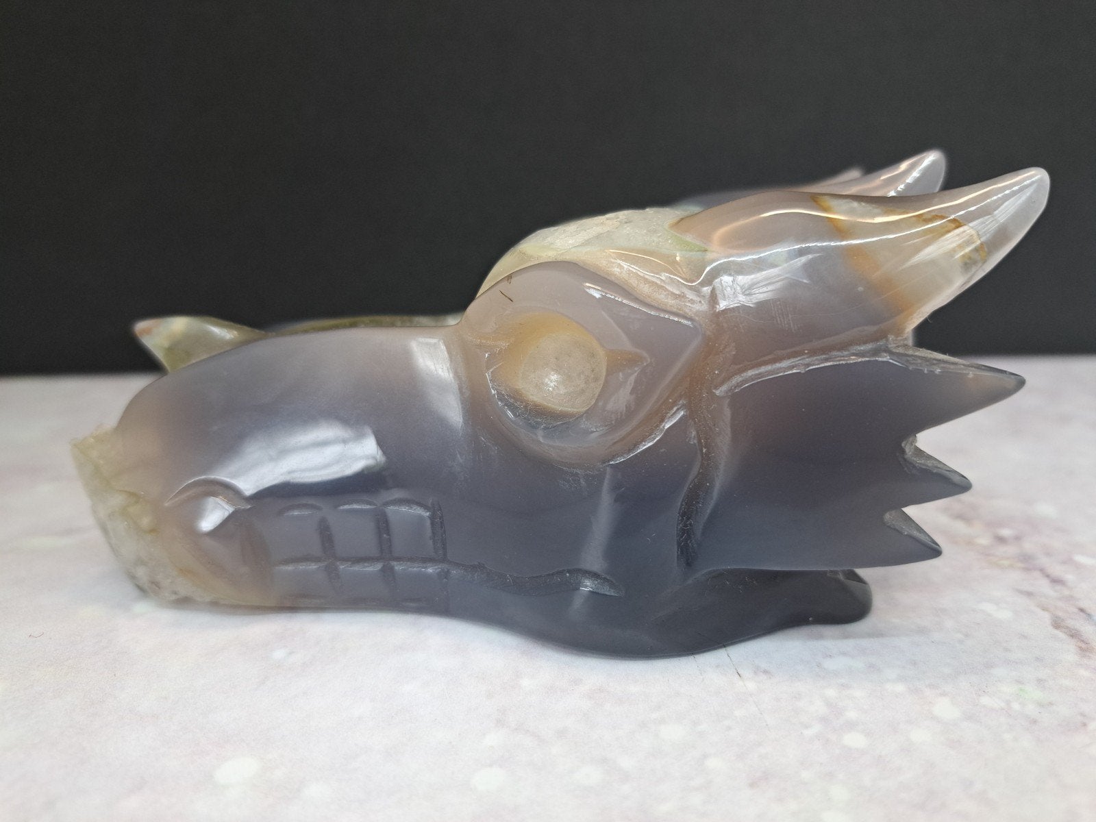 Draken skull van agaat met dendriet, Ophalen of Verzenden, Mineraal