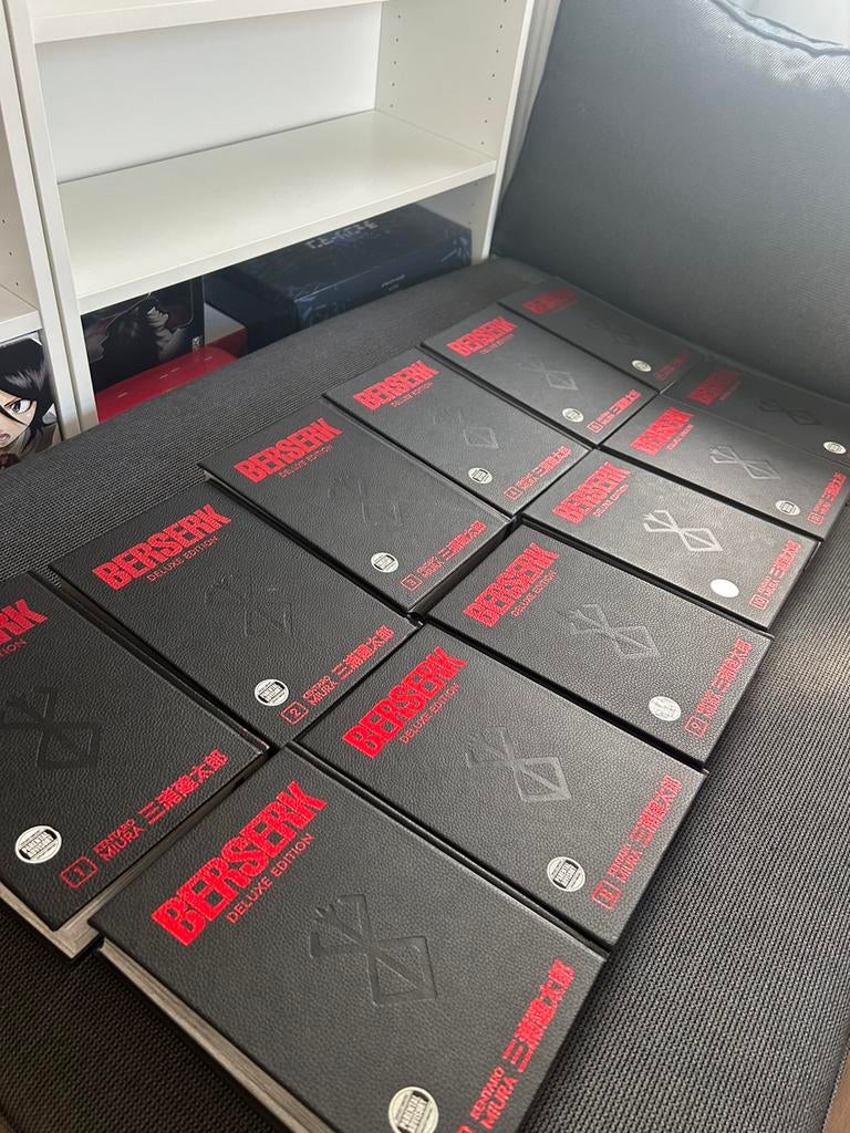 Manga | Berserk deluxe edition | 12 volumes, Boeken, Meerdere comics, Ophalen of Verzenden, Zo goed als nieuw, Japan (Manga)