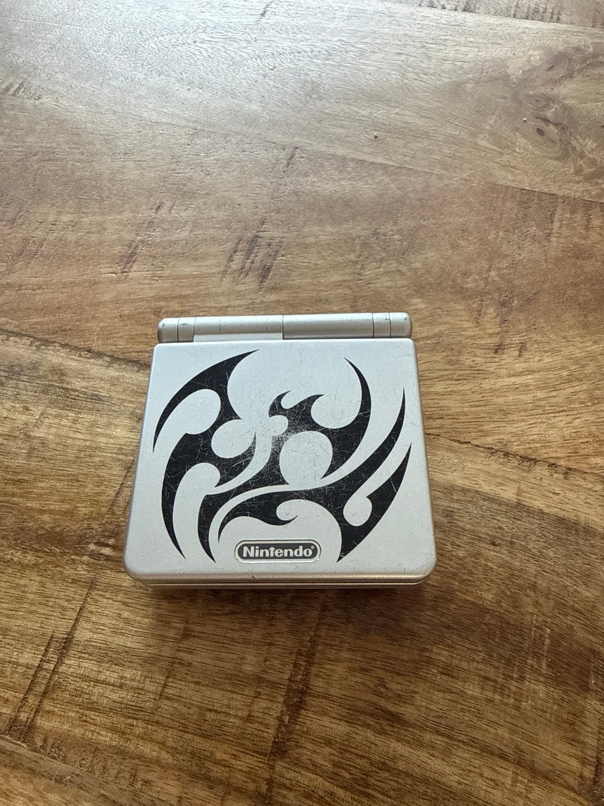 Game Boy Advance SP - Zilver met tribal design, Ophalen of Verzenden, Gebruikt, Game Boy Advance SP