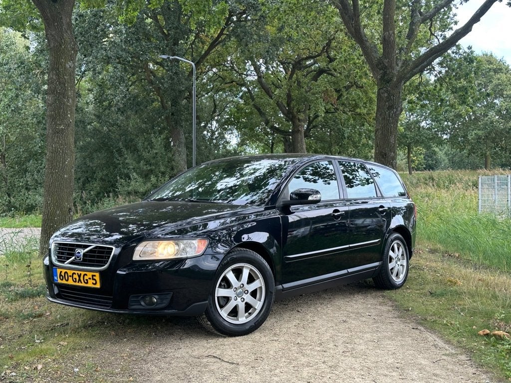 Volvo V50 1.8 Edition I Origineel NL | NAP | Trekhaak, Voorwielaandrijving, 125 pk, Gebruikt, Zwart