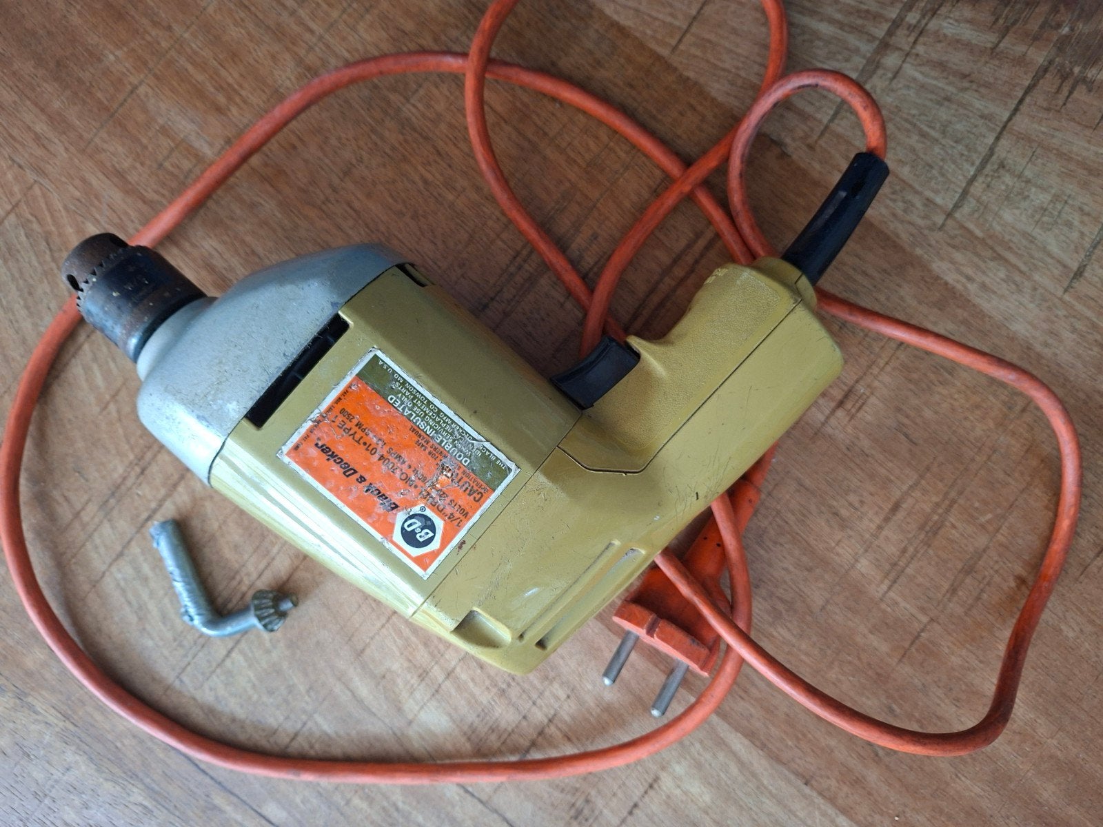Oude Black & Decker Boormachine met sleutel - Verzamelaar, Ophalen, Gebruikt, Minder dan 400 watt, Boormachine