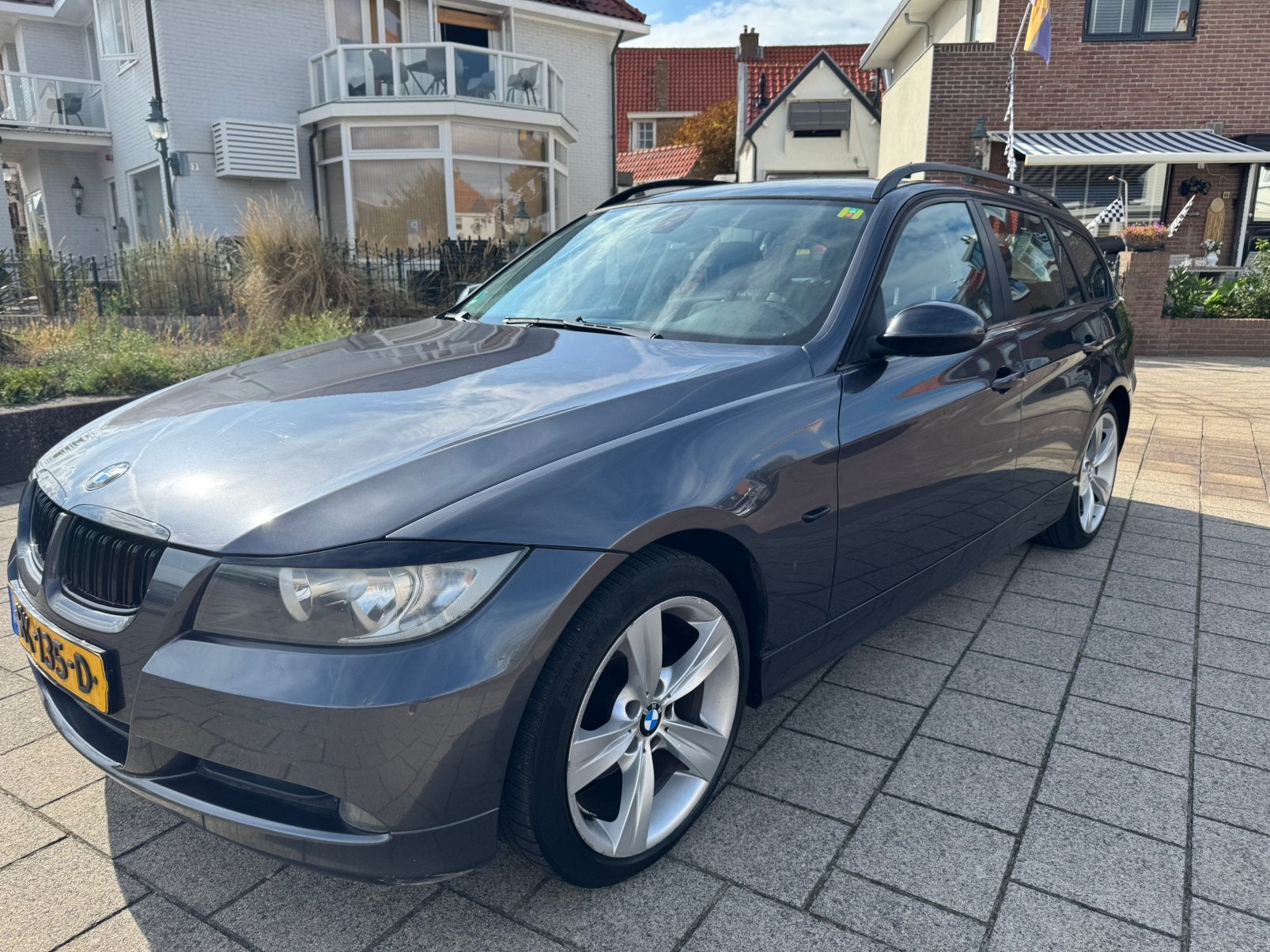 BMW 3-Serie 2.0 318 I Touring 105KW AUT 2007 Grijs, Auto's, BMW, Automaat, 1995 cc, Zwart, 1435 kg