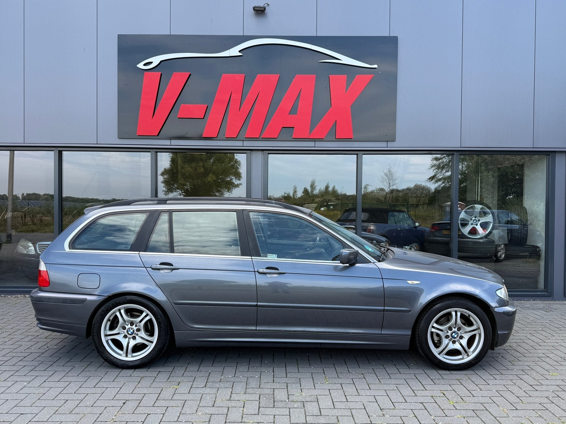 BMW 325i Touring AUT Executive Stoelvw Clima Cruise Trekhaak, Auto's, Automaat, Gebruikt, 10 km/l, 1470 kg