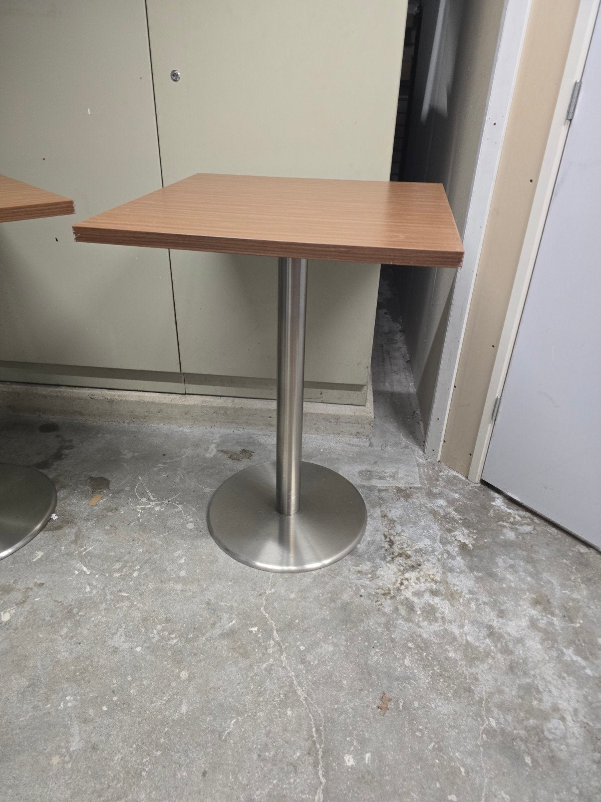 Statafel met houten blad en RVS onderstel, Ophalen, Gebruikt
