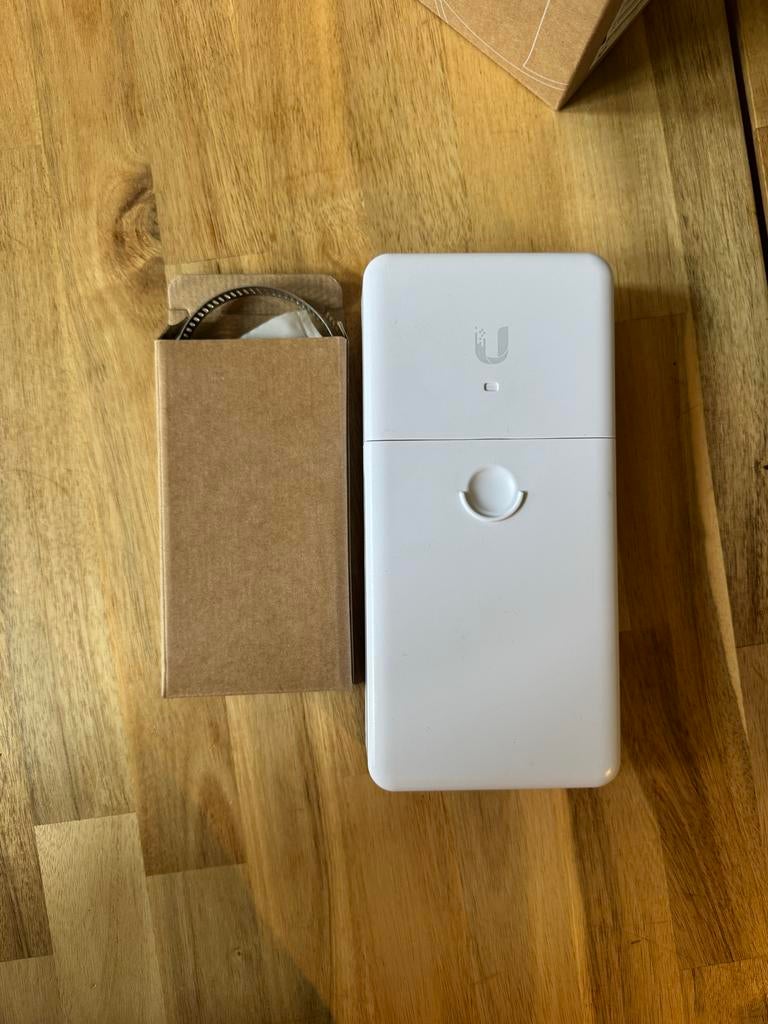 Ubiquiti NanoSwitch N-SW - Nieuw in doos, Ophalen of Verzenden, Nieuw