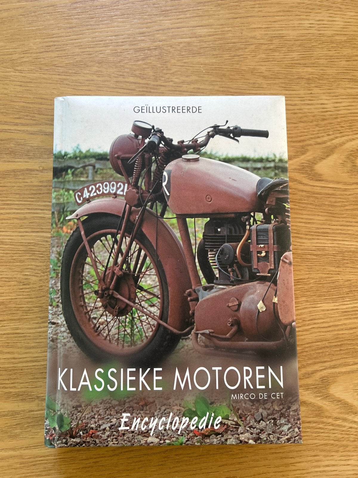 Geïllustreerde Encyclopedie Klassieke Motoren, Boeken, Ophalen of Verzenden, Zo goed als nieuw, Algemeen