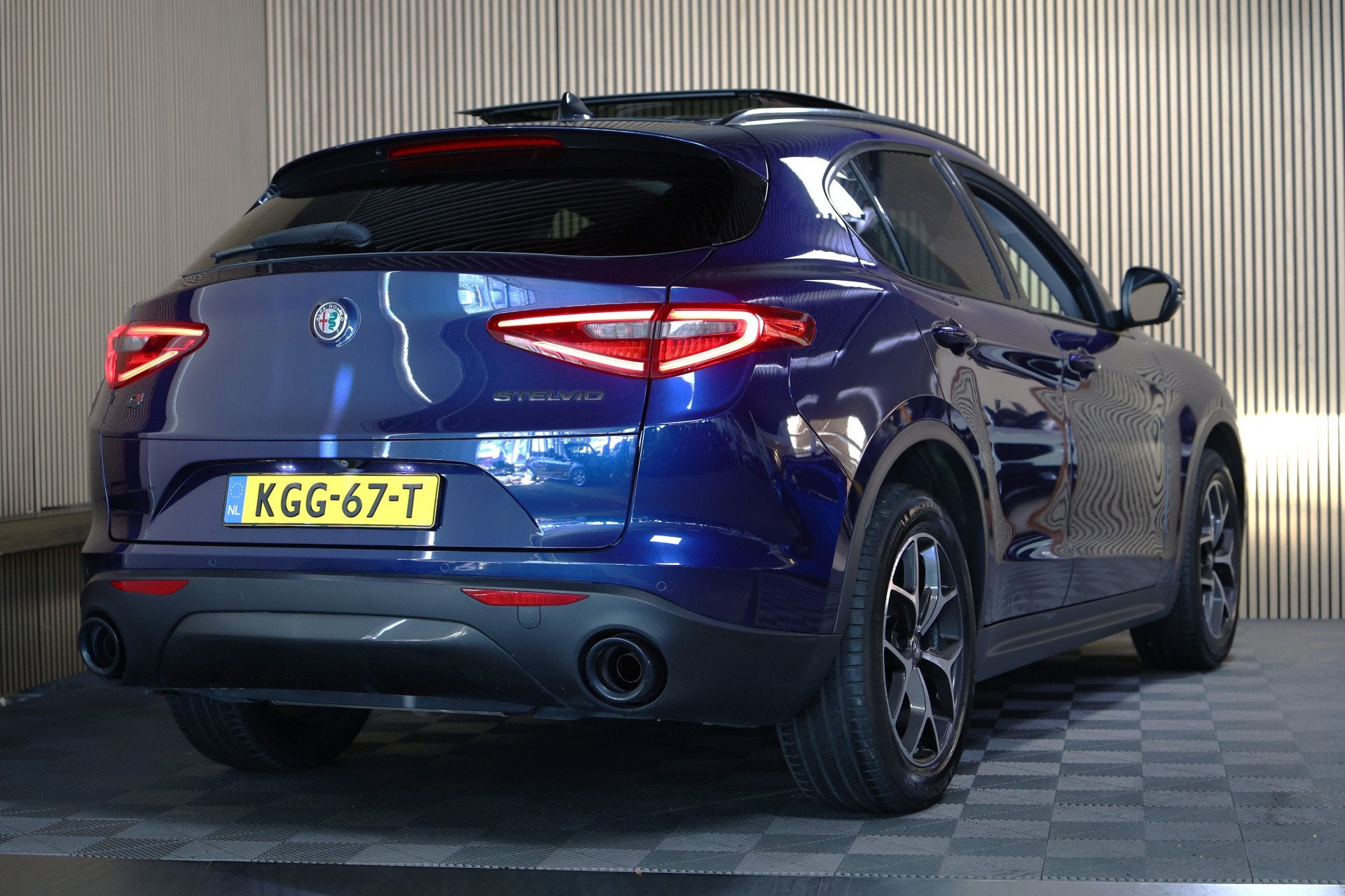 Alfa Romeo Stelvio 2.0 T AWD Super 44000 km ! AVM MEMORY CAM, Auto's, Alfa Romeo, Automaat, 4 cilinders, Blauw, Leder