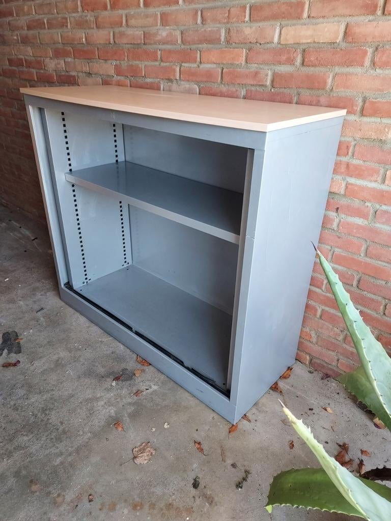 Grijze metalen open kast, Ophalen, 25 tot 50 cm, 100 tot 150 cm