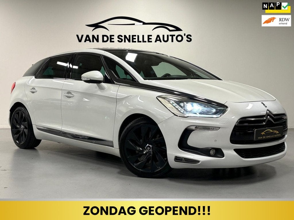 Citroen DS5 1.6 THP Sport Chic PANO/HUD/STANDKACHEL/LUXLEDER, Auto's, Voorwielaandrijving, Euro 5, 15 km/l, Gebruikt