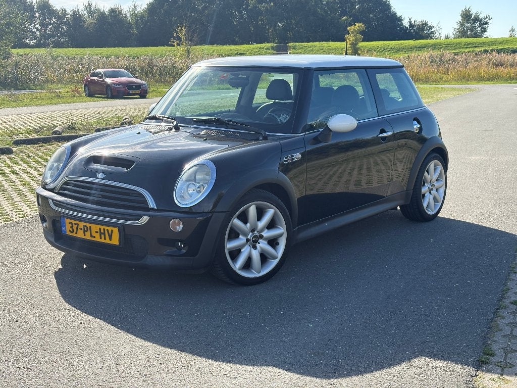 Mini 1.6 16V Cooper S 2004 Zwart, Auto's, Voorwielaandrijving, Zwart, 4 cilinders, 4 stoelen