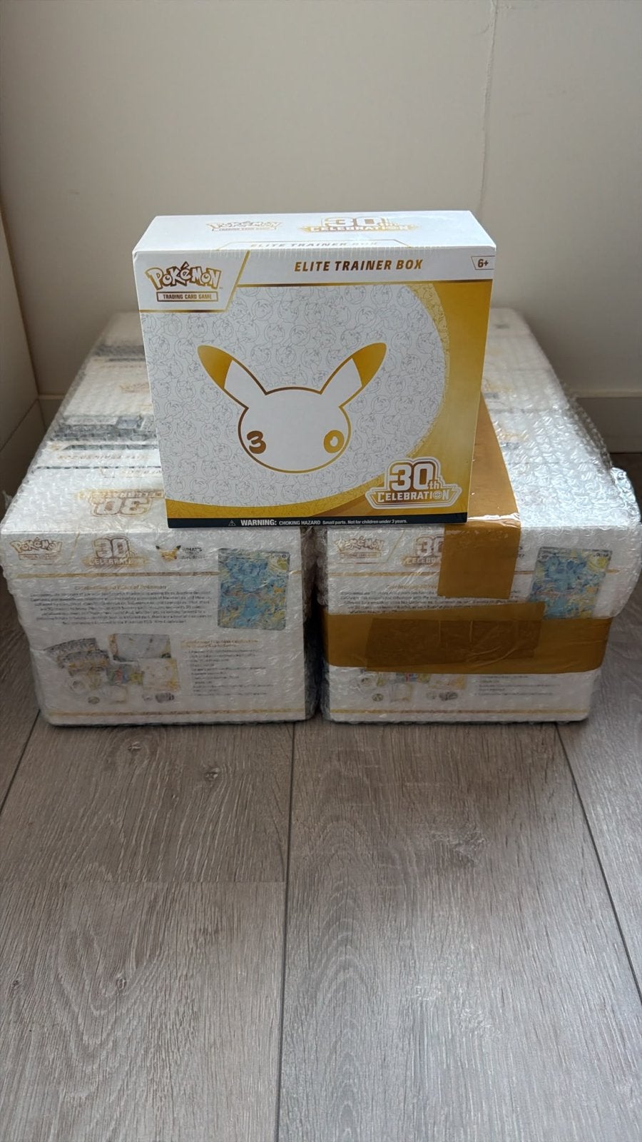 Pokémon 30th Celebration Elite Trainer Box (ETB), Ophalen of Verzenden, Nieuw, Overige typen