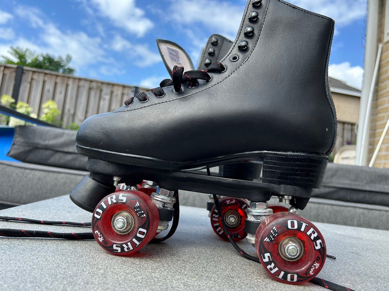 OTRS Professional Roller Skates Maat 39 Zwart Rood, Ophalen, Zo goed als nieuw