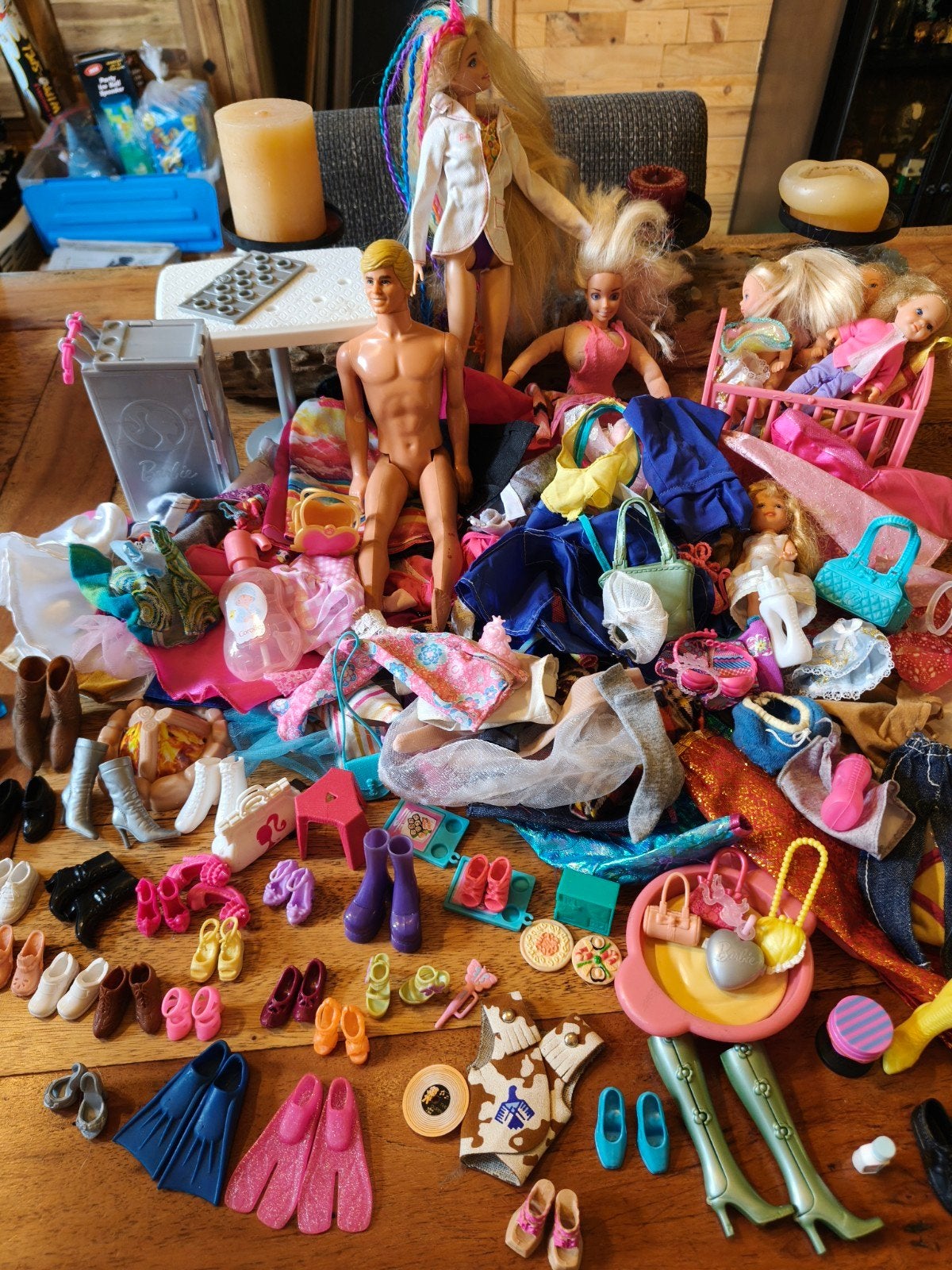 Grote partij Barbie,Winx,china poppen, kleding en accessoire, Ophalen of Verzenden, Gebruikt, Barbie
