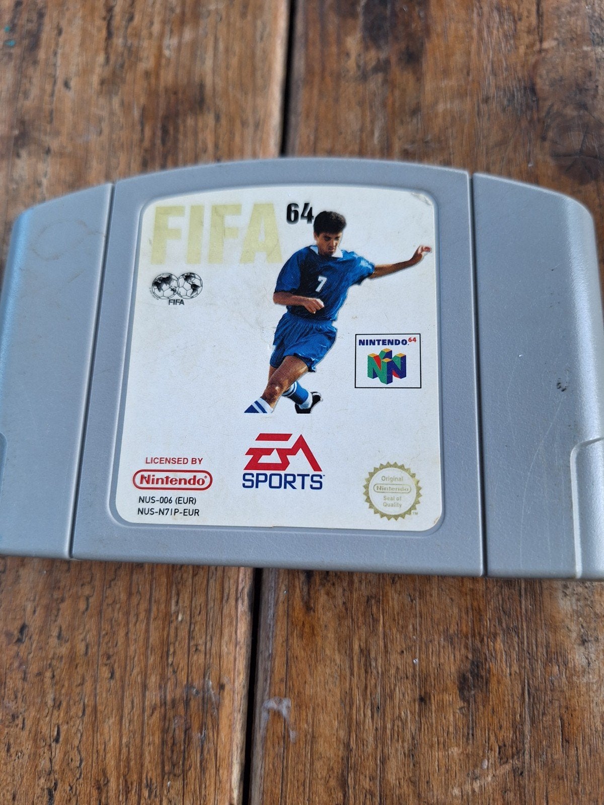 FIFA 64 - Nintendo 64 (N64) - Klassieke Voetbalgame, Spelcomputers en Games, Games | Nintendo 64, Gebruikt, Sport, 2 spelers, Vanaf 3 jaar