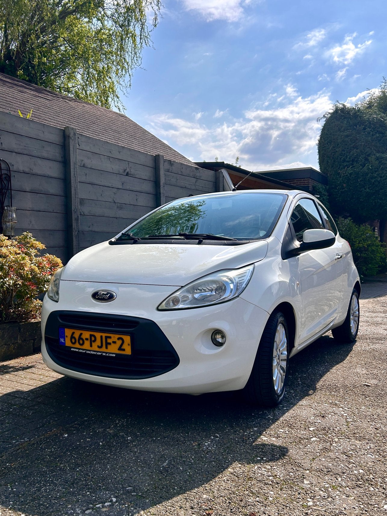 Ford Ka 1.2 Titanium 2011 Wit !nieuwe distributie riem!, Voorwielaandrijving, 1242 cc, 4 cilinders, 4 stoelen