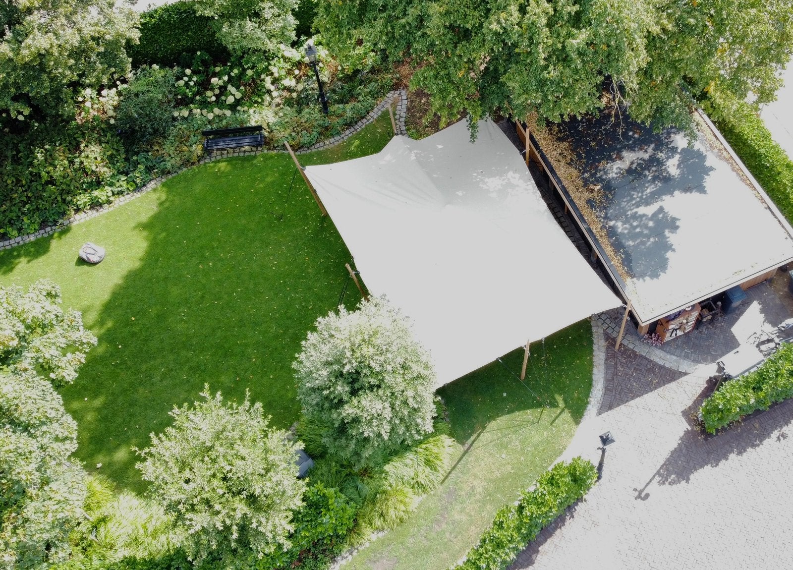 6x8 stretchtent te huur - Sfeervol, ruim en waterbestendig!, Tuin en Terras, Partytenten, Overige typen, Zo goed als nieuw, 4 tot 6 meter
