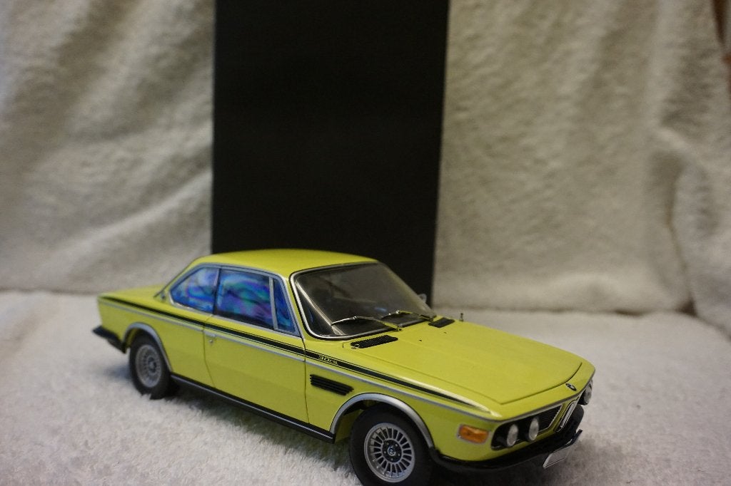 BMW 3.0 CSL E9 Geel Minichamps 1:18 80430137980, Ophalen of Verzenden, Zo goed als nieuw, Auto, MiniChamps