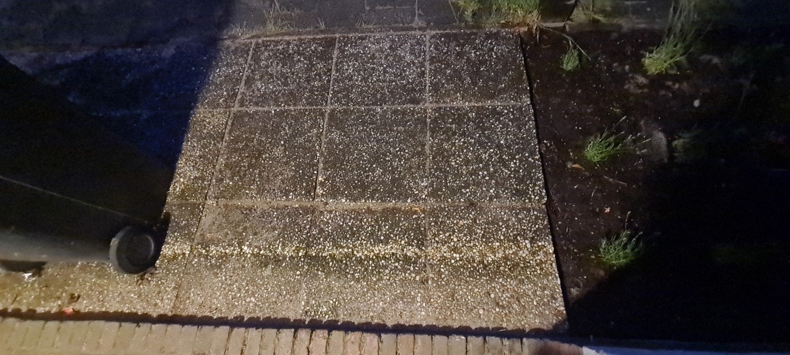 12 grindtegels gratis op te halen, Ophalen, Gebruikt, Beton, Terrastegels